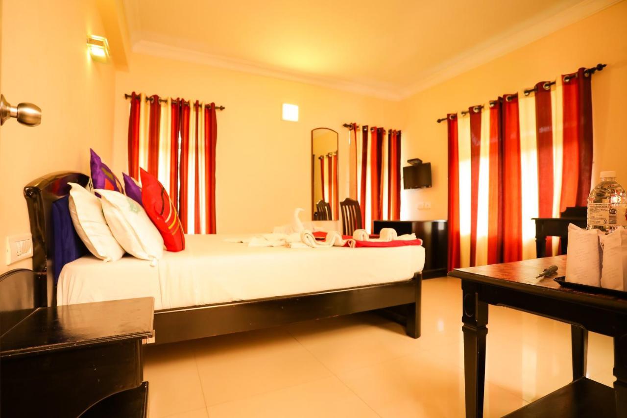 Hotel Emerald Inn Munnar Exteriör bild
