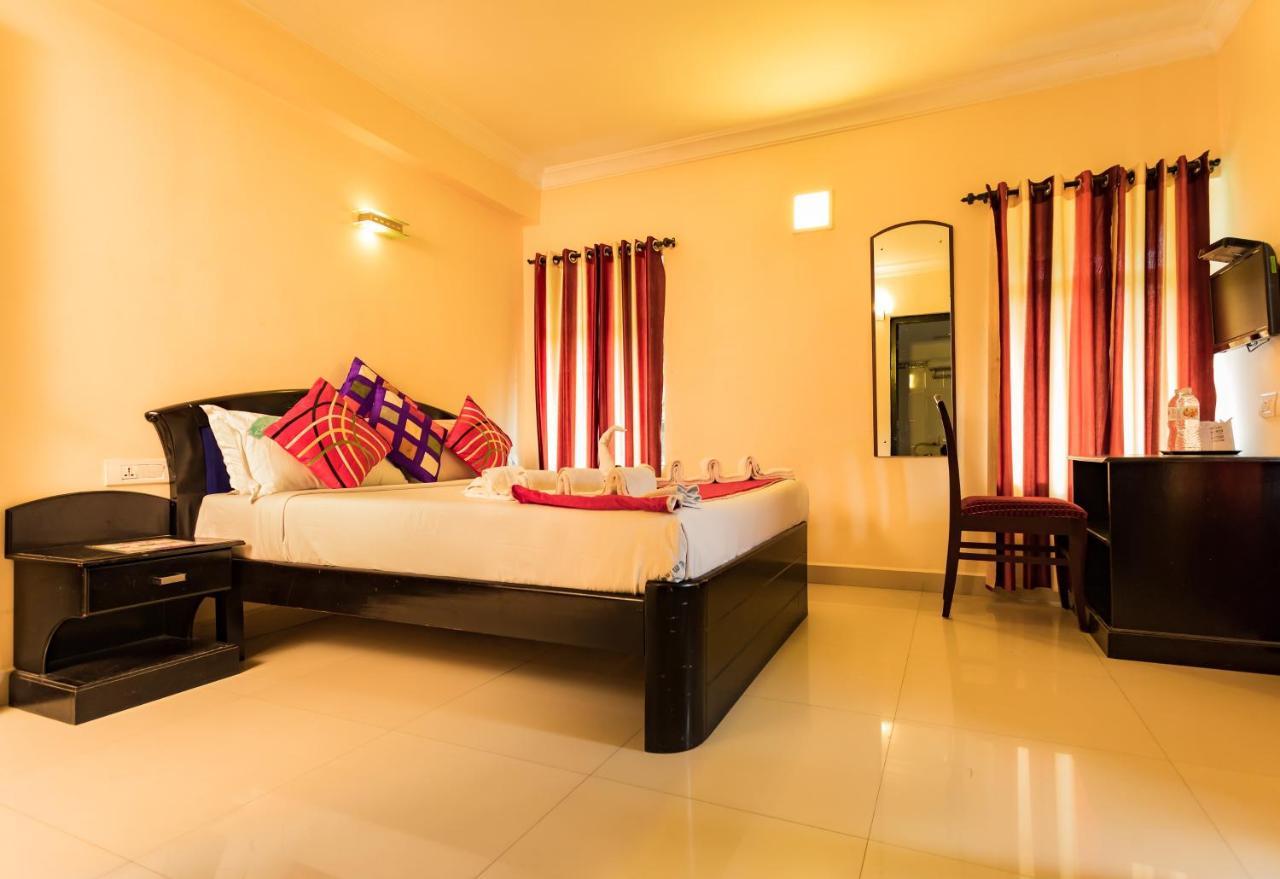 Hotel Emerald Inn Munnar Exteriör bild